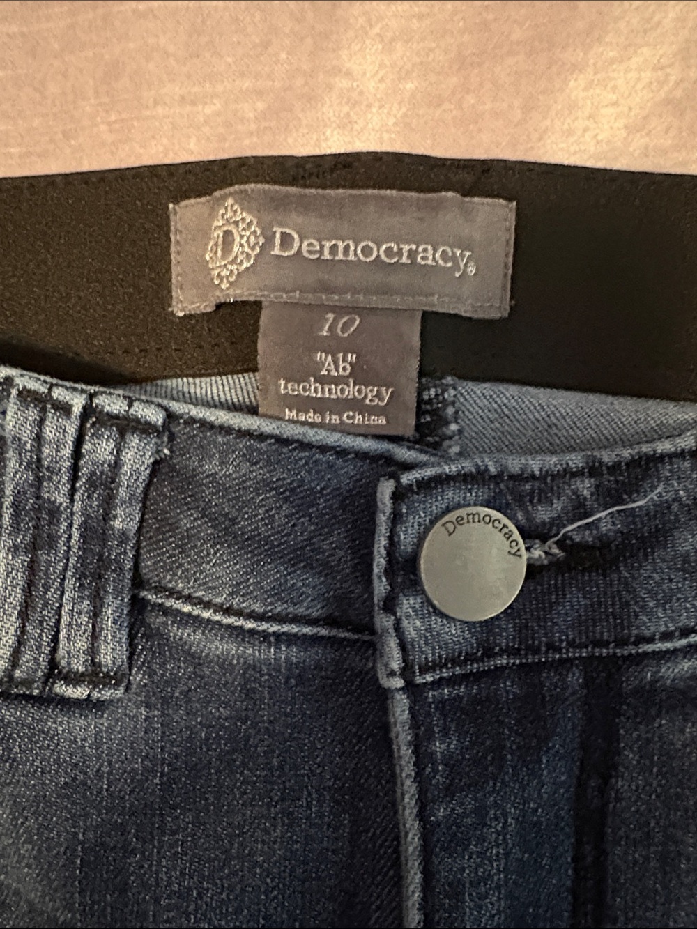 Democracy Dark Indigo Cropped Frayed-Hem Jeans - Picture 2 of 7